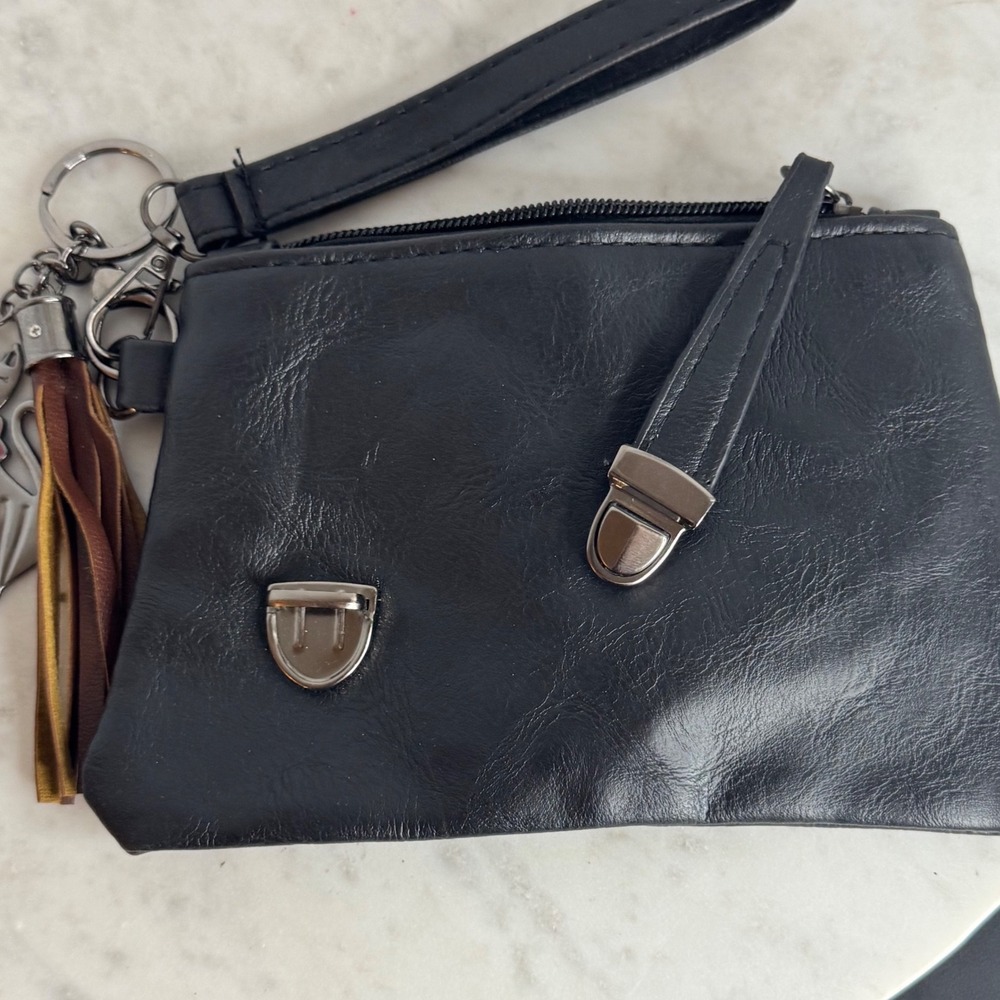 Wristlet Clutch Bag, Zipper Closure, Cat Charm, Black Faux Leather‎ Buckle Lock